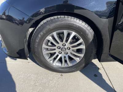 Used 2020 Toyota Sienna XLE 8-Passenger Minivan for sale in St. Joseph MO