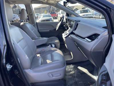 Used 2020 Toyota Sienna for sale in St. Joseph MO