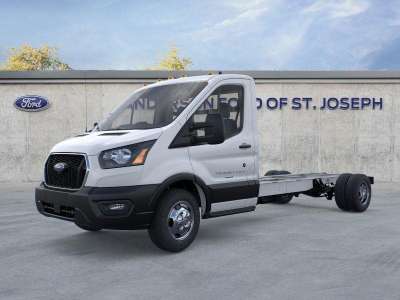 New 2025 Ford Transit Cutaway Transit Cutaway Chassis Van for sale in St. Joseph MO