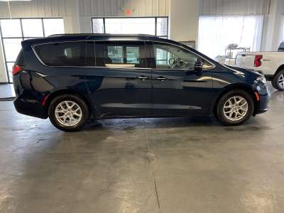 Used 2021 Chrysler Pacifica Touring L Minivan for sale in St. Joseph MO