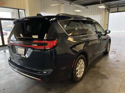 Used 2021 Chrysler Pacifica Touring L Minivan for sale in St. Joseph MO