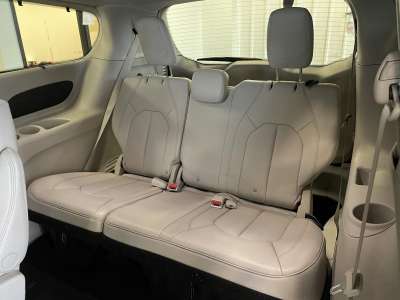 Used 2021 Chrysler Pacifica for sale in St. Joseph MO