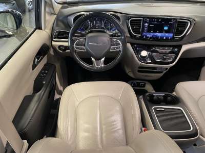 Used 2021 Chrysler Pacifica for sale in St. Joseph MO