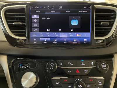 Used 2021 Chrysler Pacifica for sale in St. Joseph MO