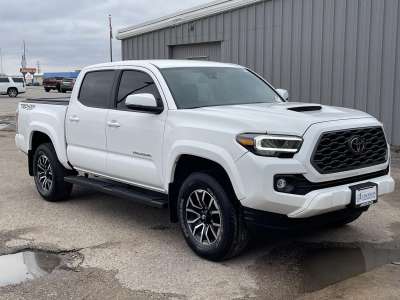 Used 2022 Toyota Tacoma 4WD SR Crew Cab Truck for sale in St. Joseph MO