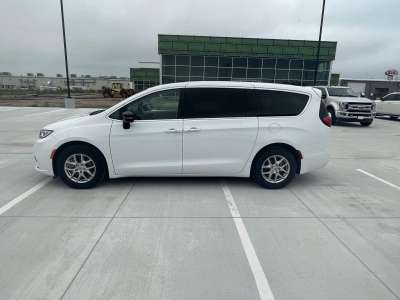 Used 2024 Chrysler Pacifica for sale in Grand Island NE