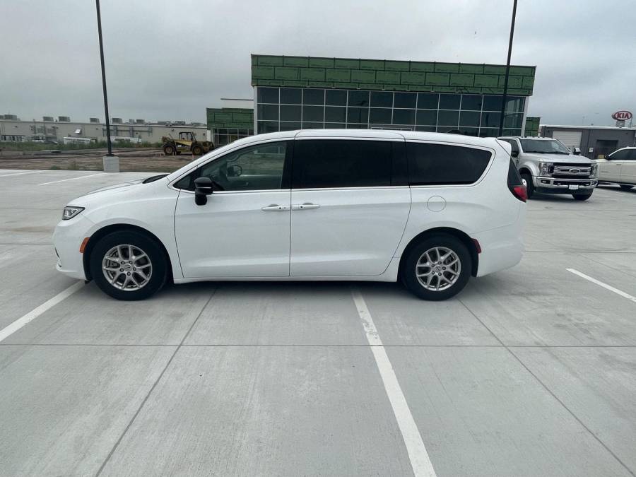 Used 2024 Chrysler Pacifica for sale in Grand Island NE