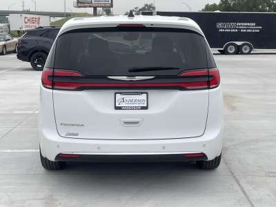 Used 2024 Chrysler Pacifica for sale in Grand Island NE