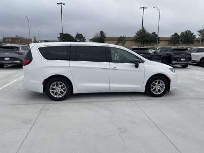 Used 2024 Chrysler Pacifica for sale in Grand Island NE