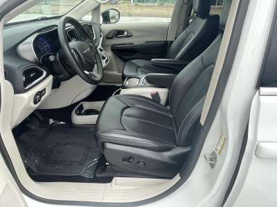 Used 2024 Chrysler Pacifica for sale in Grand Island NE