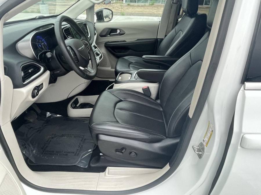 Used 2024 Chrysler Pacifica for sale in Grand Island NE