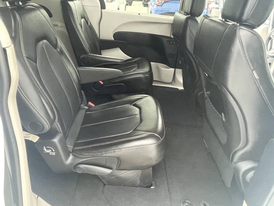 Used 2024 Chrysler Pacifica for sale in Grand Island NE