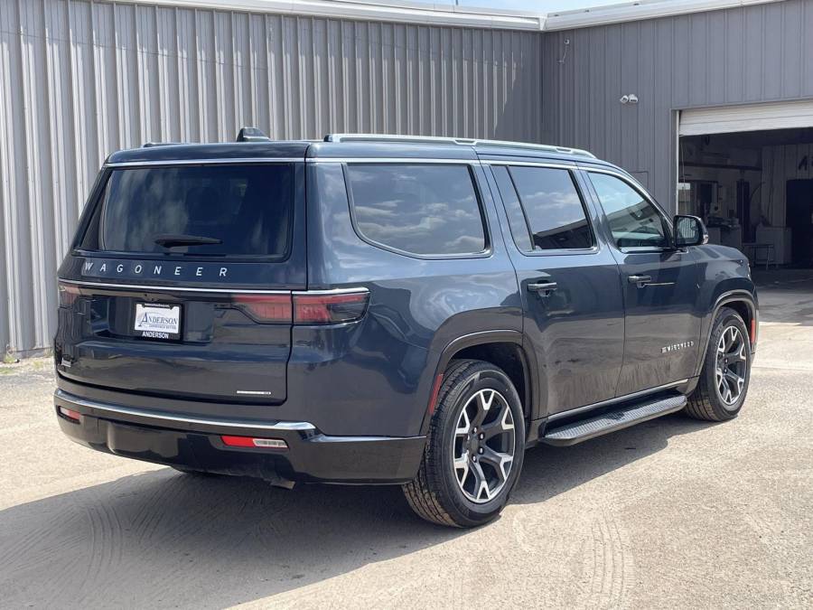 Used 2024 Jeep Wagoneer for sale in Grand Island NE