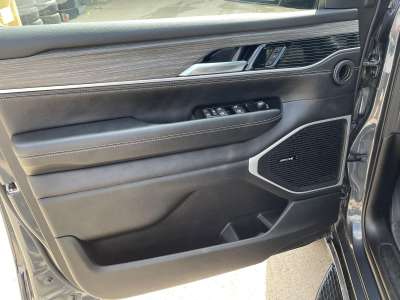 Used 2024 Jeep Wagoneer for sale in Grand Island NE