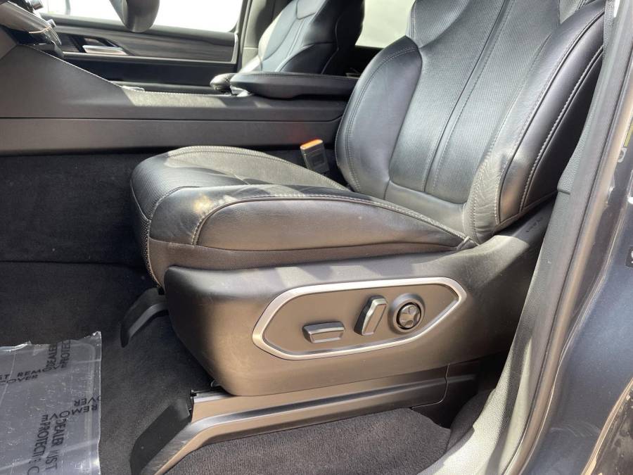 Used 2024 Jeep Wagoneer for sale in Grand Island NE
