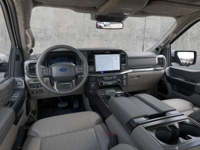 New 2026 Ford F-150 Platinum 4WD SuperCrew 5.5' Box Crew Cab Truck for sale in Lincoln NE