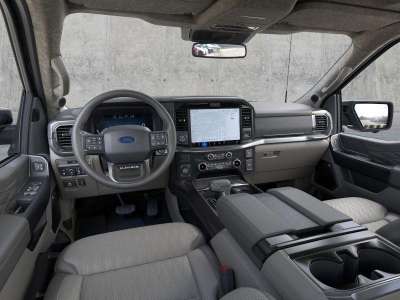 New 2026 Ford F-150 Platinum 4WD SuperCrew 5.5' Box Crew Cab Truck for sale in Lincoln NE