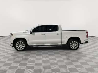 Used 2019 Chevrolet Silverado 1500 High Country Crew Cab Truck for sale in St. Joseph MO Used 2019 Chevrolet Silverado 1500 High Country Crew Cab Truck for sale in St. Joseph MO