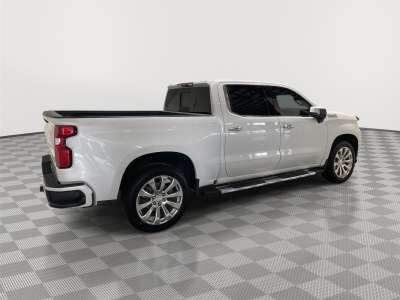 Used 2019 Chevrolet Silverado 1500 High Country Crew Cab Truck for sale in St. Joseph MO Used 2019 Chevrolet Silverado 1500 High Country Crew Cab Truck for sale in St. Joseph MO