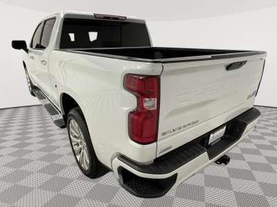 Used 2019 Chevrolet Silverado 1500 High Country Crew Cab Truck for sale in St. Joseph MO Used 2019 Chevrolet Silverado 1500 High Country Crew Cab Truck for sale in St. Joseph MO